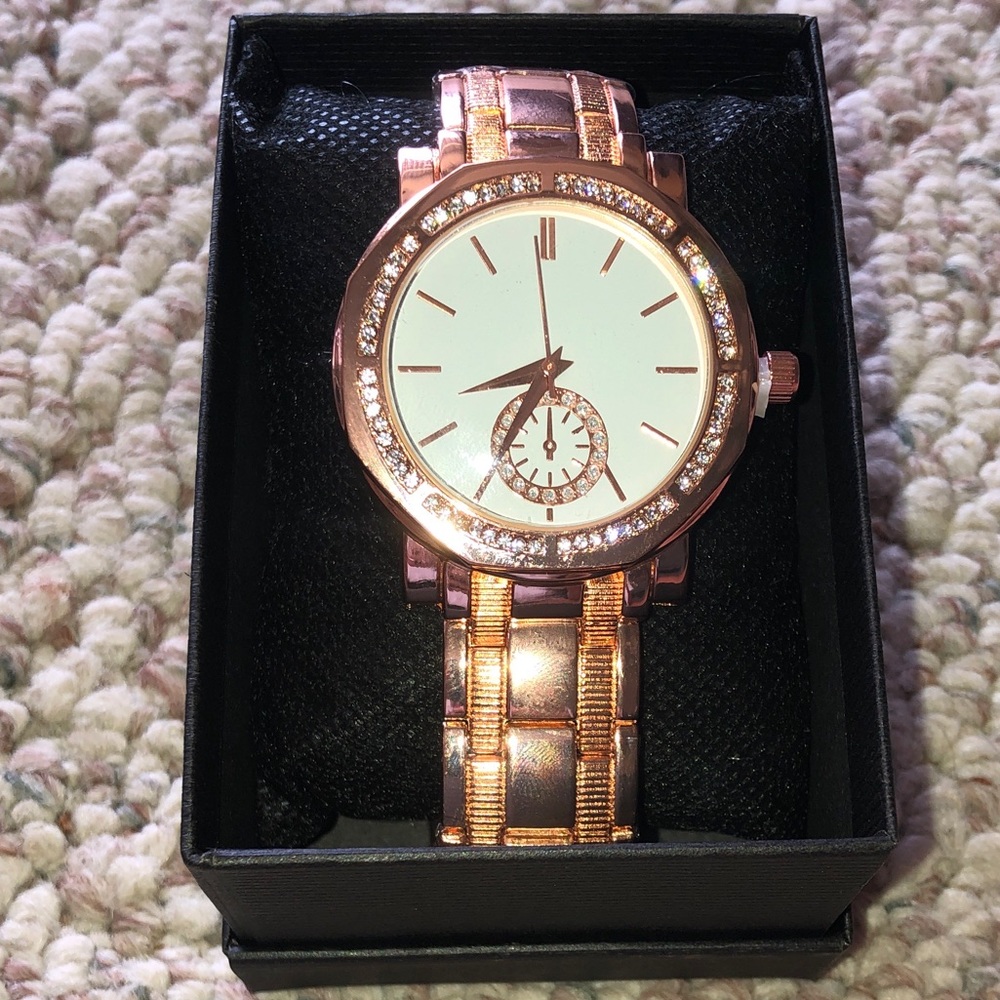 Rose Gold Quartz Movement Watch
